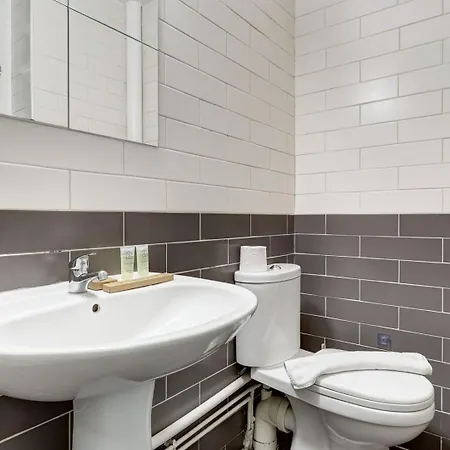 Tbs 334 - In Apartment